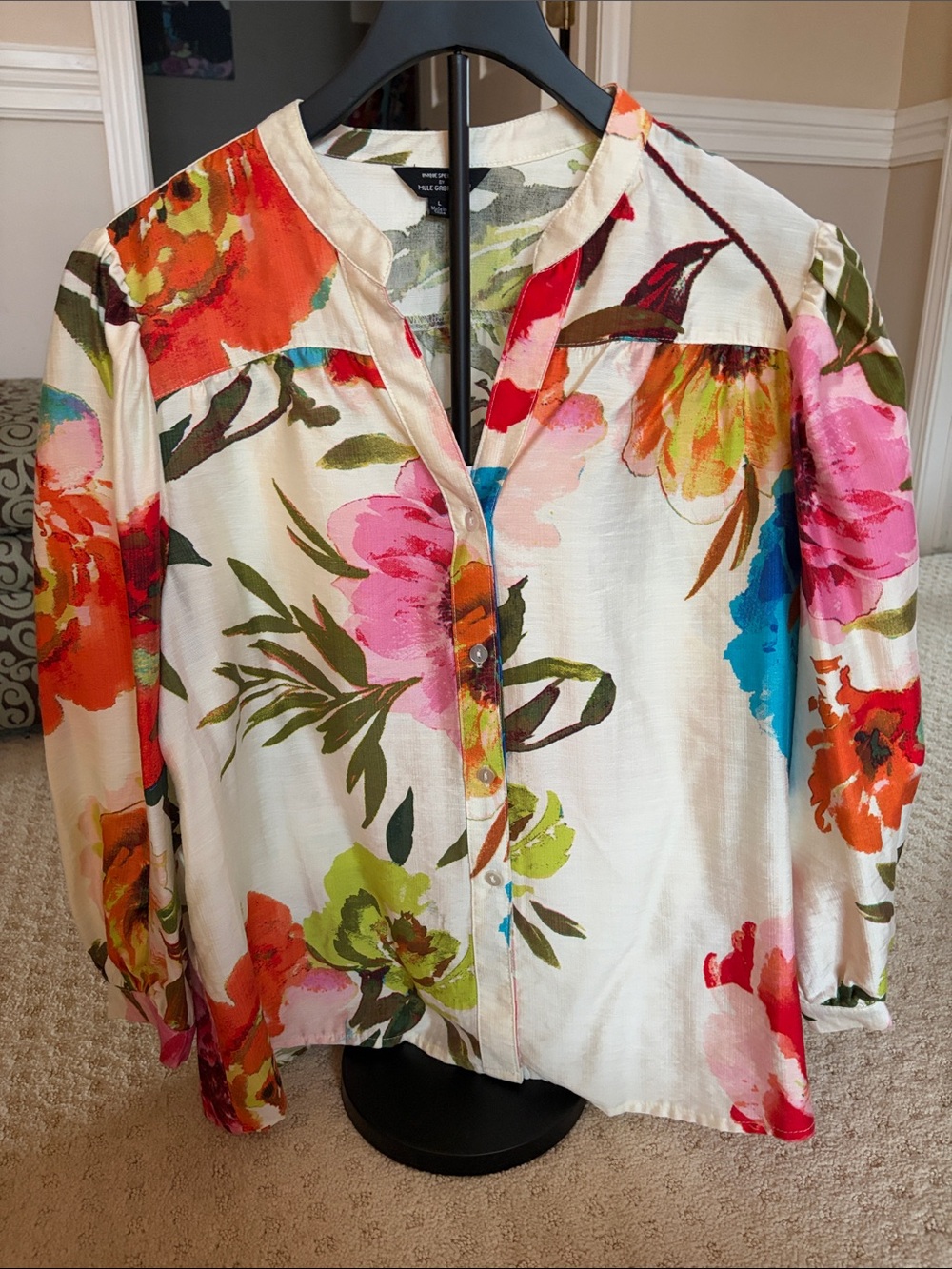 Unique Spectrum by Mlle Gabrielle Cream Floral Button-Front Blouse